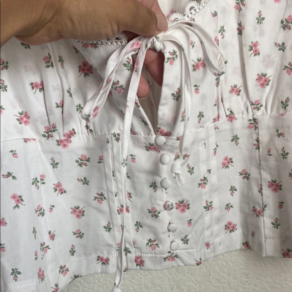 Beverly and Beck Blouse Cottagecore Floral Lace Trim Coquette Soft Girl L NWT - Picture 7 of 8